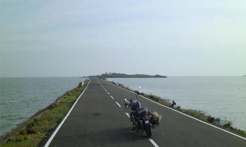 15 Places In India You Absolutely Must Explore On A Motorcycle