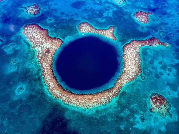 13. The Great Blue Hole, Belize City