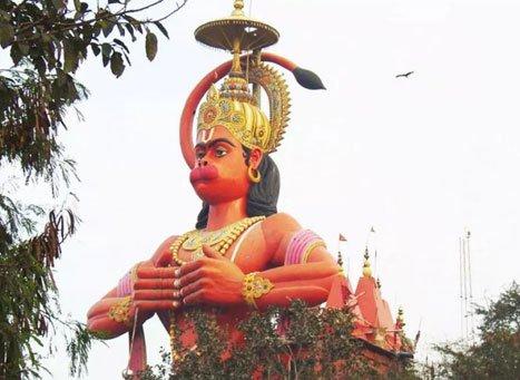 7. Where is the Lord Hanuman temple, featured in several Bollywood movies, located in Delhi?
