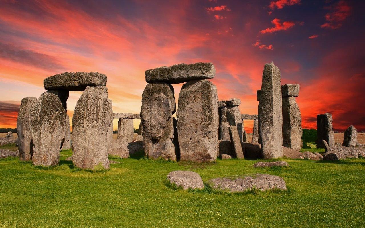 20. Stonehenge, England