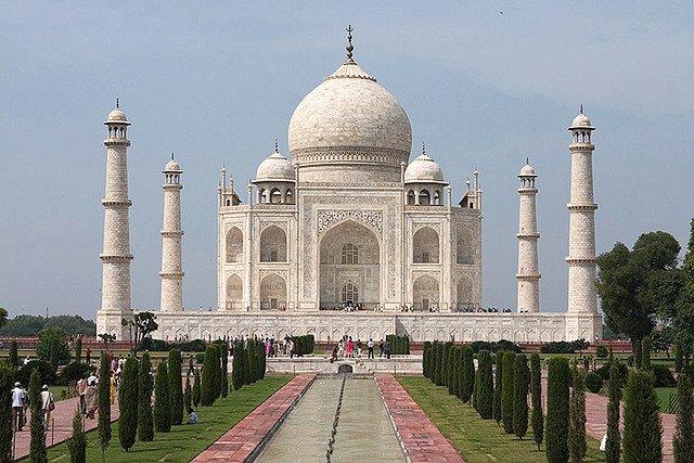 5. How long did it take Shahjahan to build the Taj Mahal?