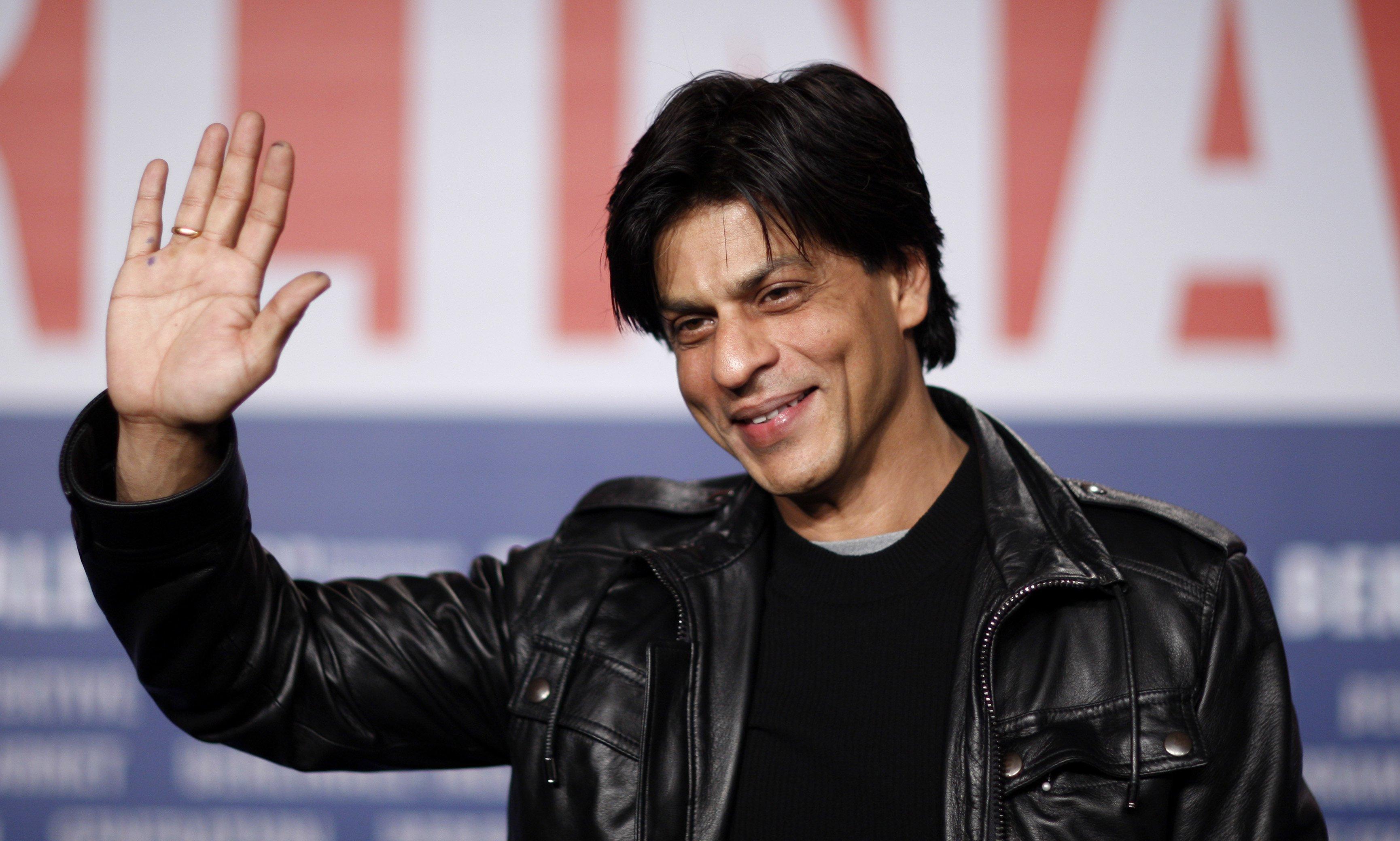 4. Which of these is SRK's favourite book?