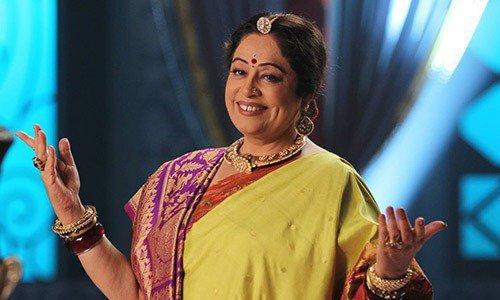 11 Highly Annoying Things Indian Aunties Say And Do