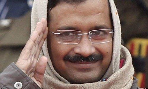 Why Is India Tweeting About Kejriwal’s Muffler? Here’s Our Investigation On The #Mufflerman’s Return
