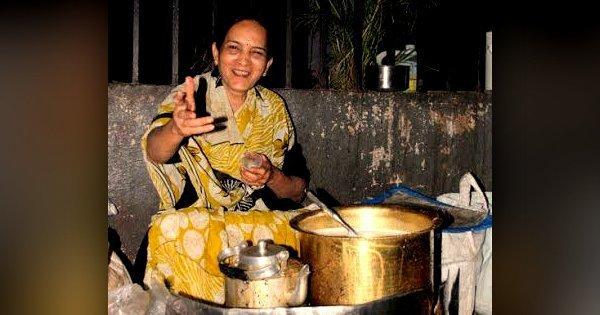 This Is The Inspiring Story Of Pune’s Famous Auntyji Who Sells Tea On SB Road