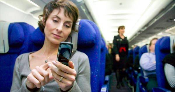 Here’s The Real Reason Why They Ask You To Switch Your Phone To Airplane Mode When You’re Flying