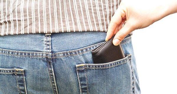 This Informative Video Shows The Tricks Pickpockets Use & How You Can Prevent It