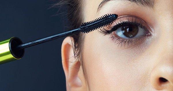 13 Mistakes You Are Probably Making While Applying Mascara And How To Fix Them
