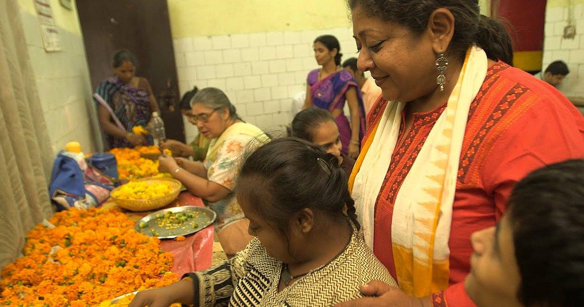 This NGO Makes Holi Colours From Wasted Temple Flowers, Hires Disabled Artists To Do The Job