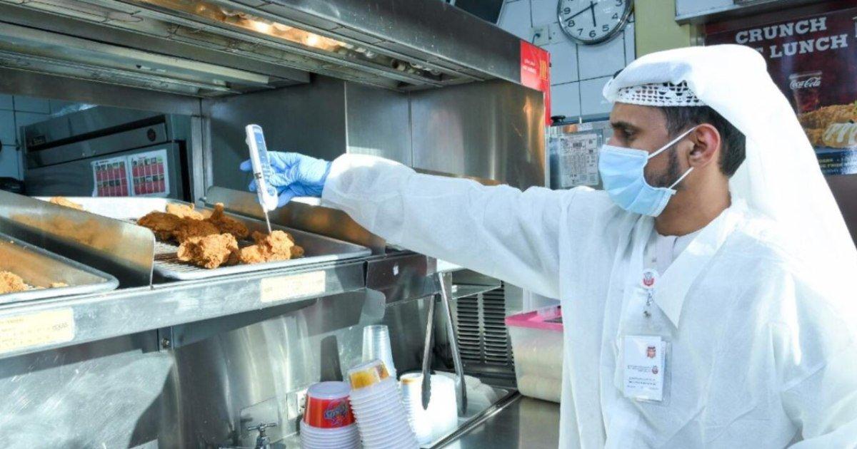 Saudi Arabian Restaurant Shut Down For Preparing Samosas In Toilet For 30 Years