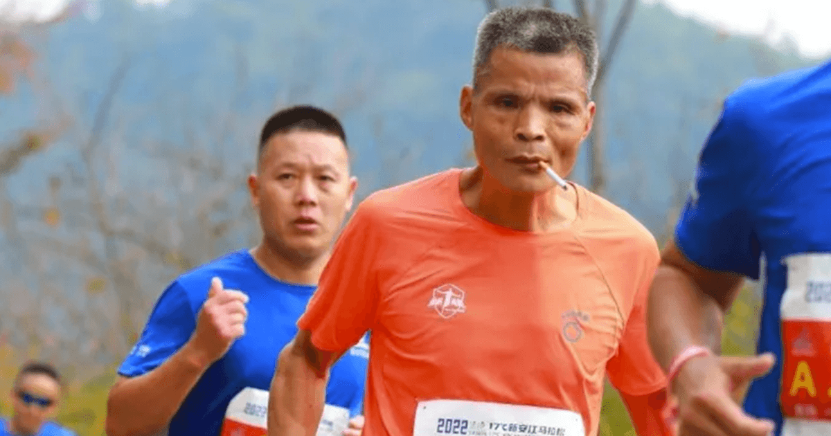 50-Year-Old Chinese Man Completes 42-Km Marathon While Smoking! Wait, What?