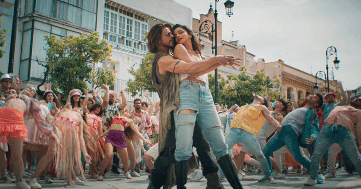 SRK Dancing His Heart Out On ‘Jhoome Jo Pathaan’ Feels Like Yet Another Banger From The Movie