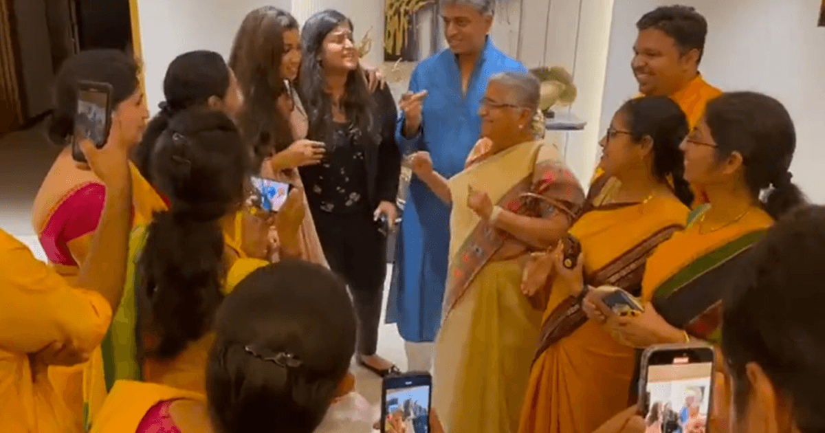 Sudha Murty Dances To ‘Barso Re Megha’ With Shreya Ghoshal, Wins Netizens’ Hearts With Cuteness