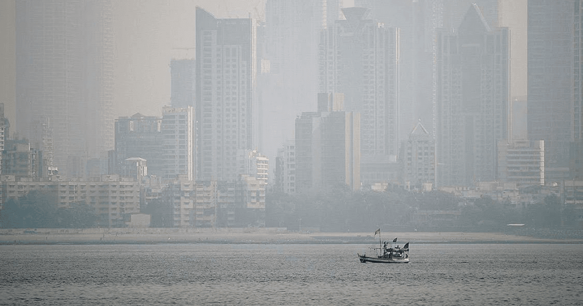 As A Thick Layer Of Smog Envelops Mumbai, AQI In The City Is Reported To Be Worse Than Delhi