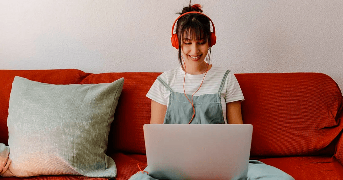 8 Lessons I Learned From My First Job As A Gen Z
